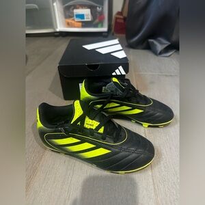 Kids soccer cleats size 13